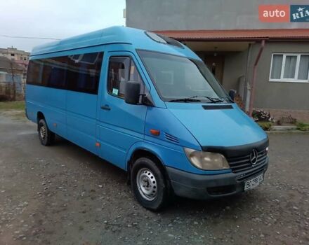 Синий Мерседес Sprinter, объемом двигателя 2.1 л и пробегом 300 тыс. км за 8350 $, фото 3 на Automoto.ua