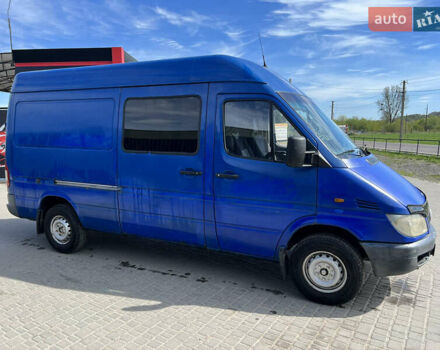 Синий Мерседес Sprinter, объемом двигателя 2.15 л и пробегом 470 тыс. км за 5800 $, фото 3 на Automoto.ua