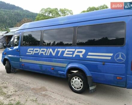 Синий Мерседес Sprinter, объемом двигателя 2.15 л и пробегом 574 тыс. км за 6500 $, фото 3 на Automoto.ua