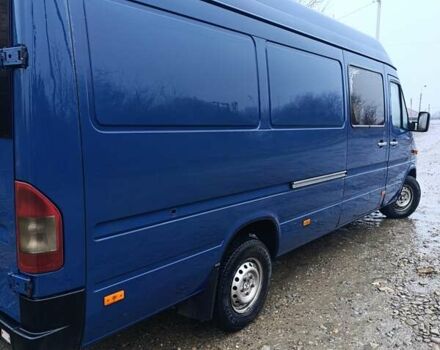Синий Мерседес Sprinter, объемом двигателя 2.15 л и пробегом 450 тыс. км за 8000 $, фото 1 на Automoto.ua