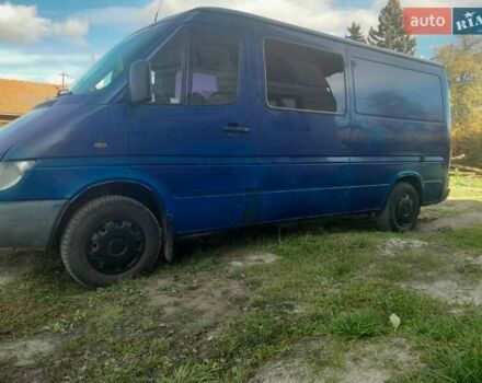 Синий Мерседес Sprinter, объемом двигателя 2.1 л и пробегом 450 тыс. км за 5500 $, фото 3 на Automoto.ua