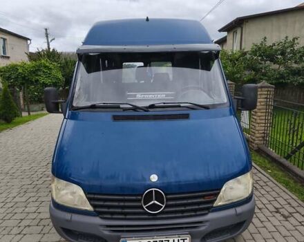 Синий Мерседес Sprinter, объемом двигателя 2.3 л и пробегом 357 тыс. км за 8900 $, фото 3 на Automoto.ua