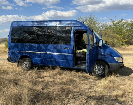 Синий Мерседес Sprinter, объемом двигателя 2.69 л и пробегом 381 тыс. км за 8200 $, фото 2 на Automoto.ua