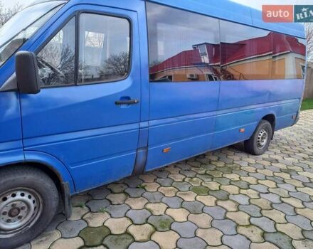 Синий Мерседес Sprinter, объемом двигателя 2.2 л и пробегом 100 тыс. км за 7500 $, фото 2 на Automoto.ua