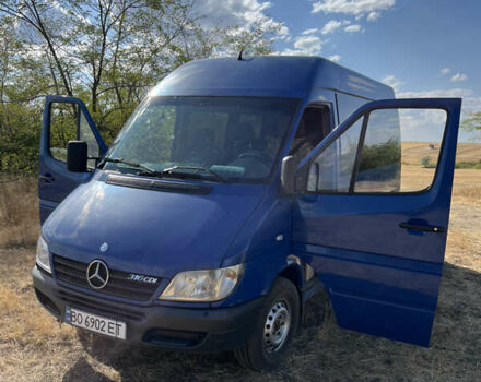 Синий Мерседес Sprinter, объемом двигателя 2.69 л и пробегом 381 тыс. км за 8200 $, фото 4 на Automoto.ua