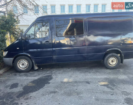 Синий Мерседес Sprinter, объемом двигателя 2.69 л и пробегом 560 тыс. км за 5000 $, фото 9 на Automoto.ua