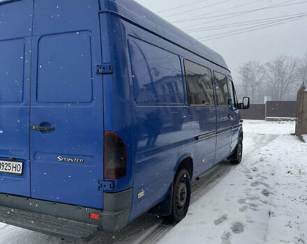 Синій Мерседес Sprinter, об'ємом двигуна 2.7 л та пробігом 720 тис. км за 9600 $, фото 3 на Automoto.ua