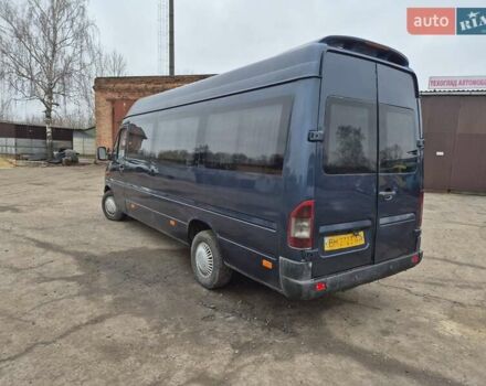Синий Мерседес Sprinter, объемом двигателя 2.2 л и пробегом 300 тыс. км за 6500 $, фото 4 на Automoto.ua