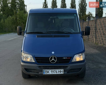 Синий Мерседес Sprinter, объемом двигателя 2.2 л и пробегом 437 тыс. км за 8700 $, фото 1 на Automoto.ua