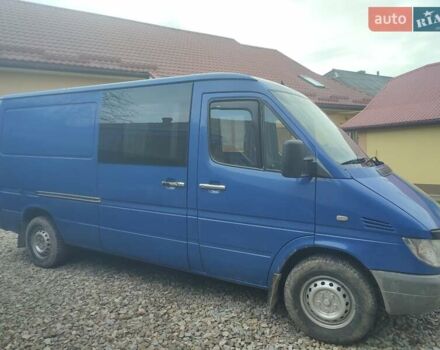 Синий Мерседес Sprinter, объемом двигателя 2.15 л и пробегом 530 тыс. км за 7000 $, фото 2 на Automoto.ua