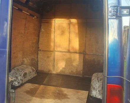 Синий Мерседес Sprinter, объемом двигателя 2.7 л и пробегом 225 тыс. км за 10350 $, фото 5 на Automoto.ua