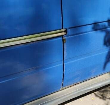 Синій Мерседес Sprinter, об'ємом двигуна 2.2 л та пробігом 500 тис. км за 9000 $, фото 19 на Automoto.ua