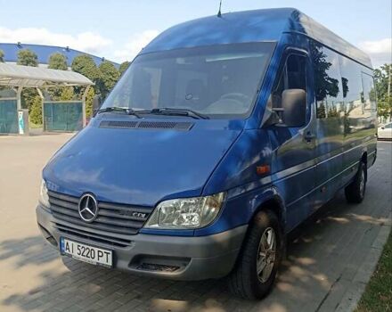 Синий Мерседес Sprinter, объемом двигателя 2.7 л и пробегом 560 тыс. км за 13000 $, фото 4 на Automoto.ua