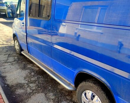 Синий Мерседес Sprinter, объемом двигателя 22 л и пробегом 500 тыс. км за 9000 $, фото 2 на Automoto.ua