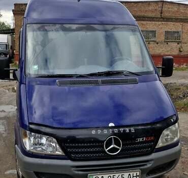 Синій Мерседес Sprinter, об'ємом двигуна 2.1 л та пробігом 350 тис. км за 6700 $, фото 5 на Automoto.ua