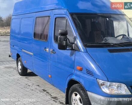 Синий Мерседес Sprinter, объемом двигателя 2.69 л и пробегом 360 тыс. км за 10500 $, фото 3 на Automoto.ua