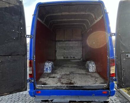Синий Мерседес Sprinter, объемом двигателя 2.1 л и пробегом 450 тыс. км за 7300 $, фото 2 на Automoto.ua