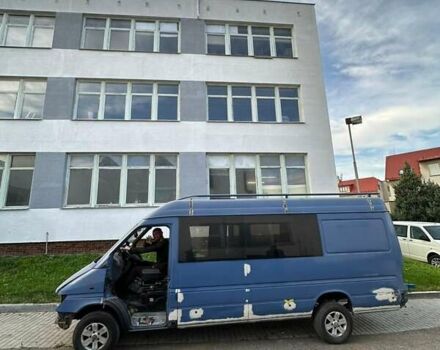 Синий Мерседес Sprinter, объемом двигателя 2.2 л и пробегом 890 тыс. км за 8800 $, фото 6 на Automoto.ua