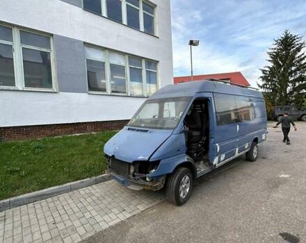 Синий Мерседес Sprinter, объемом двигателя 2.2 л и пробегом 890 тыс. км за 8800 $, фото 1 на Automoto.ua