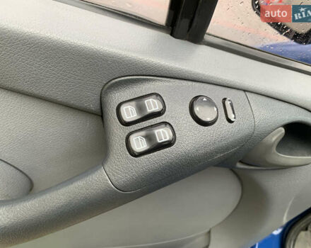 Синий Мерседес Sprinter, объемом двигателя 2.69 л и пробегом 320 тыс. км за 14000 $, фото 42 на Automoto.ua