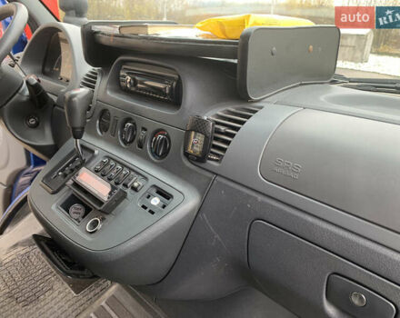 Синий Мерседес Sprinter, объемом двигателя 2.69 л и пробегом 320 тыс. км за 14000 $, фото 31 на Automoto.ua