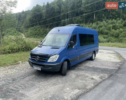 Синий Мерседес Sprinter, объемом двигателя 2.1 л и пробегом 640 тыс. км за 12800 $, фото 2 на Automoto.ua