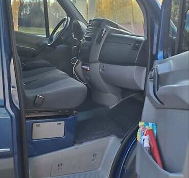 Синий Мерседес Sprinter, объемом двигателя 1.8 л и пробегом 400 тыс. км за 14000 $, фото 9 на Automoto.ua