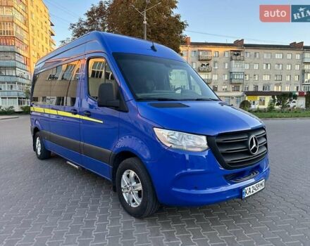 Синий Мерседес Sprinter, объемом двигателя 2.14 л и пробегом 176 тыс. км за 26600 $, фото 2 на Automoto.ua