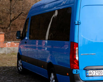 Синий Мерседес Sprinter, объемом двигателя 2.14 л и пробегом 205 тыс. км за 38900 $, фото 3 на Automoto.ua