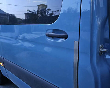 Синий Мерседес Sprinter, объемом двигателя 2.14 л и пробегом 100 тыс. км за 32700 $, фото 4 на Automoto.ua