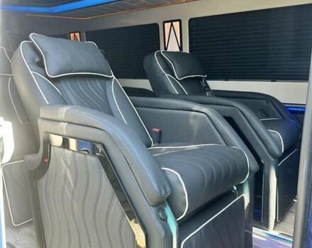 Синий Мерседес Sprinter, объемом двигателя 0 л и пробегом 214 тыс. км за 49500 $, фото 2 на Automoto.ua