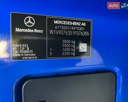 Синий Мерседес Sprinter, объемом двигателя 2.14 л и пробегом 257 тыс. км за 33300 $, фото 25 на Automoto.ua