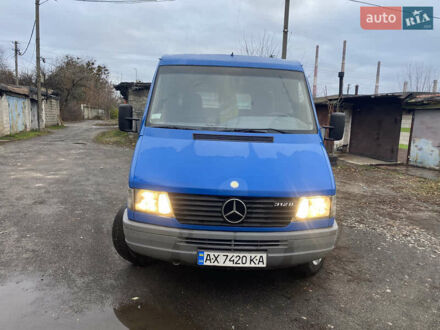 Синий Мерседес Sprinter, объемом двигателя 2.87 л и пробегом 300 тыс. км за 4500 $, фото 1 на Automoto.ua