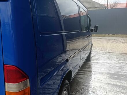 Синий Мерседес Sprinter, объемом двигателя 0 л и пробегом 560 тыс. км за 7700 $, фото 1 на Automoto.ua