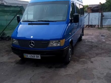 Мерседес Sprinter 1997 в Первомайск на Automoto.ua Синий Мерседес Sprinter, объемом двигателя 2.4 л и пробегом 800 тыс. км за 6500 $, фото 1 на Automoto.ua