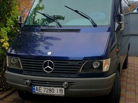 Мерседес Sprinter 1998 в Днепре (Днепропетровске) на Automoto.ua Синий Мерседес Sprinter, объемом двигателя 2.9 л и пробегом 350 тыс. км за 10000 $, фото 1 на Automoto.ua