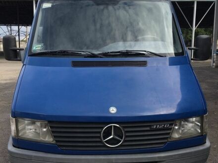 Синий Мерседес Sprinter, объемом двигателя 0 л и пробегом 493 тыс. км за 7500 $, фото 1 на Automoto.ua