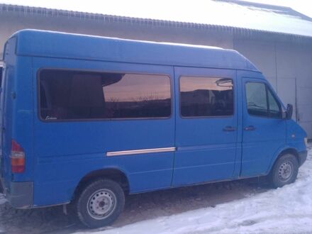 Синий Мерседес Sprinter, объемом двигателя 0.29 л и пробегом 400 тыс. км за 2950 $, фото 1 на Automoto.ua