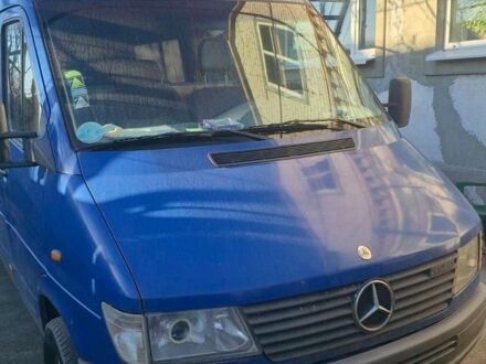 Синий Мерседес Sprinter, объемом двигателя 2.87 л и пробегом 500 тыс. км за 6000 $, фото 1 на Automoto.ua