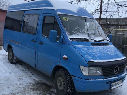 Синій Мерседес Sprinter, об'ємом двигуна 2.95 л та пробігом 400 тис. км за 5600 $, фото 1 на Automoto.ua