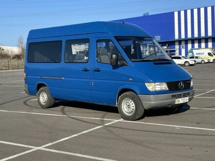 Синий Мерседес Sprinter, объемом двигателя 0.23 л и пробегом 267 тыс. км за 6999 $, фото 1 на Automoto.ua