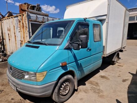 Синий Мерседес Sprinter, объемом двигателя 0 л и пробегом 430 тыс. км за 11300 $, фото 1 на Automoto.ua