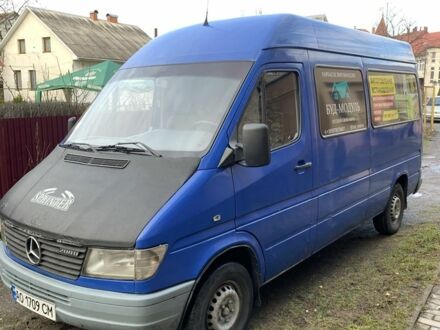 Синий Мерседес Sprinter, объемом двигателя 2.3 л и пробегом 480 тыс. км за 3400 $, фото 1 на Automoto.ua