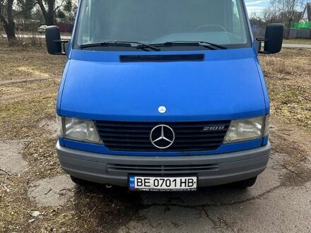 Мерседес Sprinter 1999 у Лохвице на Automoto.ua Синій Мерседес Sprinter, об'ємом двигуна 2.9 л та пробігом 635 тис. км за 4500 $, фото 1 на Automoto.ua