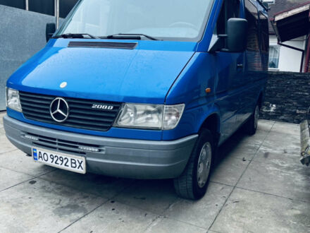Синий Мерседес Sprinter, объемом двигателя 2.3 л и пробегом 500 тыс. км за 6999 $, фото 1 на Automoto.ua