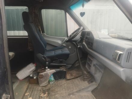 Синий Мерседес Sprinter, объемом двигателя 0 л и пробегом 200 тыс. км за 2322 $, фото 1 на Automoto.ua
