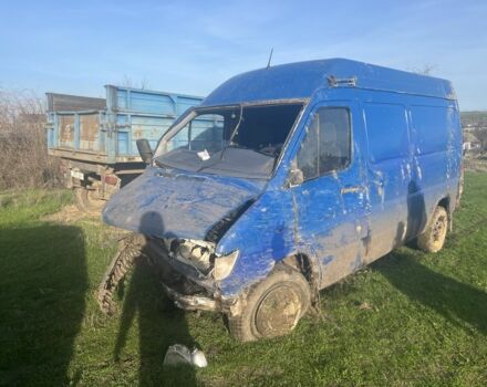 Синий Мерседес Sprinter, объемом двигателя 2.1 л и пробегом 450 тыс. км за 2000 $, фото 1 на Automoto.ua