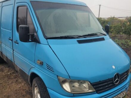 Синий Мерседес Sprinter, объемом двигателя 2.1 л и пробегом 111 тыс. км за 3000 $, фото 1 на Automoto.ua