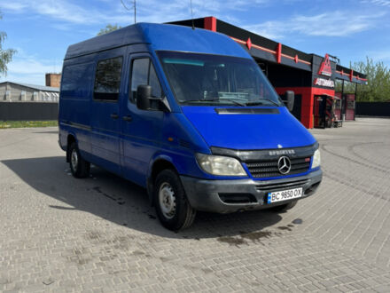 Синий Мерседес Sprinter, объемом двигателя 2.15 л и пробегом 470 тыс. км за 5200 $, фото 1 на Automoto.ua