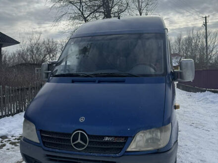 Синий Мерседес Sprinter, объемом двигателя 2.7 л и пробегом 500 тыс. км за 7500 $, фото 1 на Automoto.ua